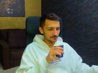 HayesNova Porn Show