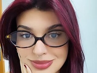 Isa Vellaris Porn Show