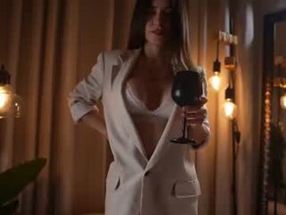 emyii Porn Show