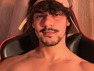 Maximus Porn Show