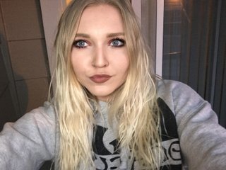 HotHousewifeHolly Porn Show